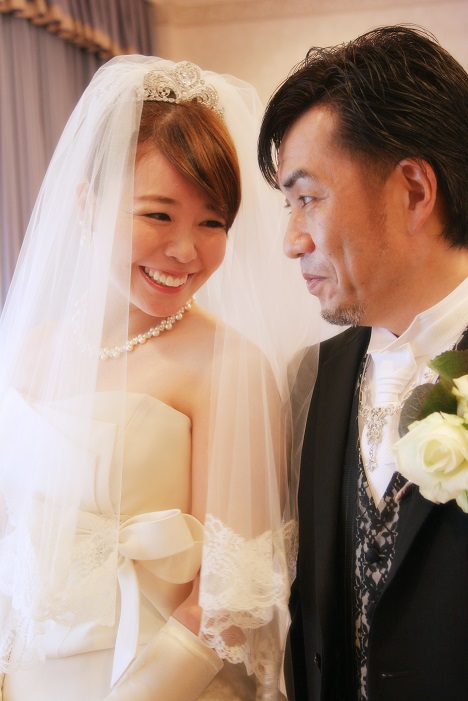 ガーデンに響き渡るゴスペル結婚式